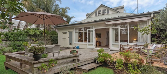 4-bedroom house, Devonport, North Head