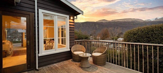 4 bedrooms ·3 bathrooms · sleeps 6
