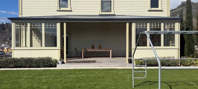 5-bedroom house in central Nelson perfect for two family holiday