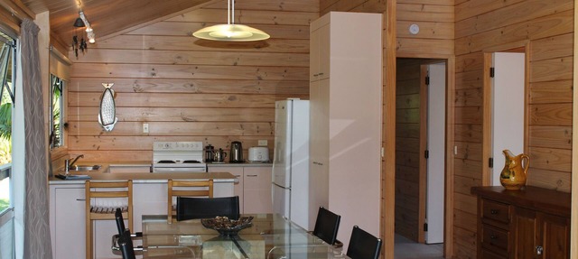 5 minutes walk to beautiful beach & shops, fully fenced section pet friendly.