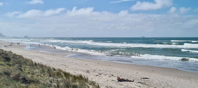 5mins to the beach! Modern family home in Pāpamoa