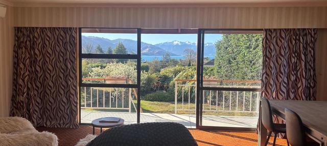 80's batch with lake views