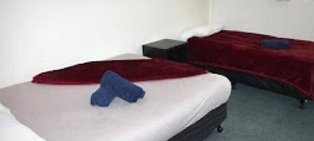 Aaron Court Motel