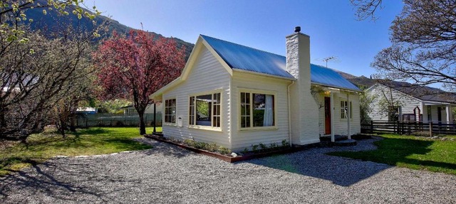 Aberdeen Cottage - Nestled in the Heart of Arrowtown - New!