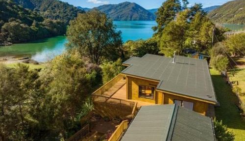 Absolute Tranquility - surrounded by native bush
