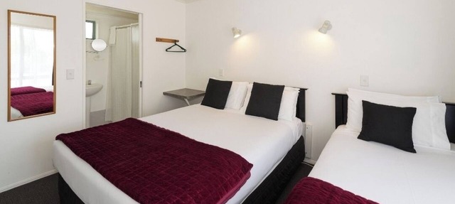 Accolade Motel