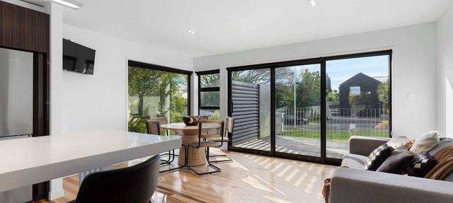 All Black # 10 | Luxury 5-bedroom, Sleeps 10