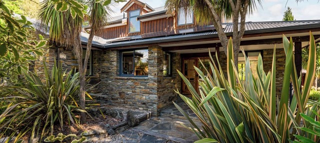 Alpine Lodge - Botanical Oasis