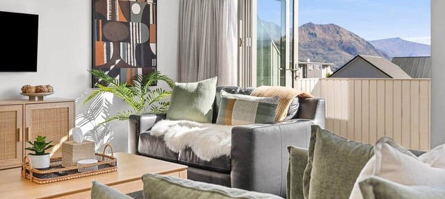 Alpine View Apartment for Six