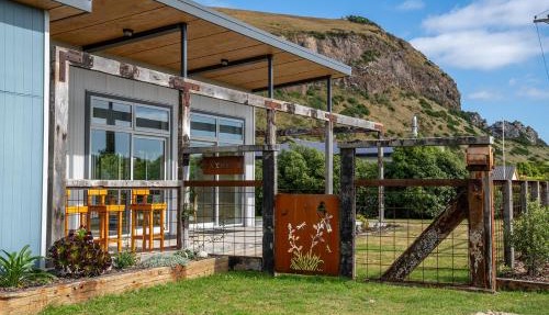 Aramoana Beach Escape