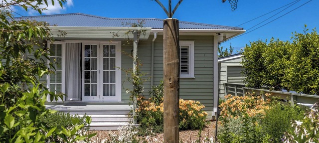 Art Cottages – Three Private Suites in Oneroa
