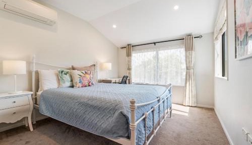Auckland Golden Phoenix Holiday Homes