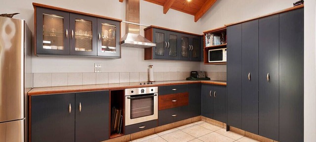 Awanui Lodge - Whakamoenga Point Holiday Home