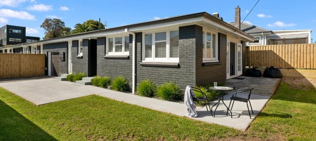 Bach on Pitau - Mt Maunganui Holiday Home