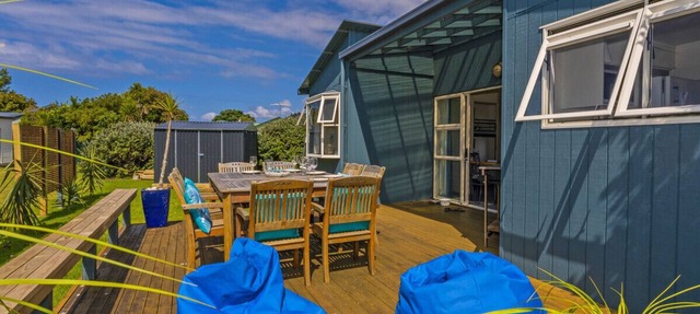 Bahama Blue - Matarangi Holiday Home
