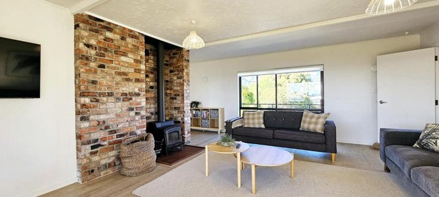 BEACH FRONT - Sunflower Beach House Pohara