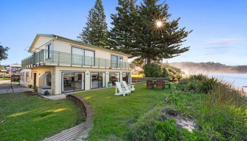 Beach Galore - Waihi Beach Holiday Home