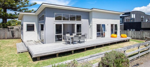 Beach Retreat - Ohope Holiday Home