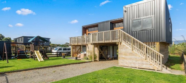 Beachside Sanctuary - Otaki Beach Holiday Home