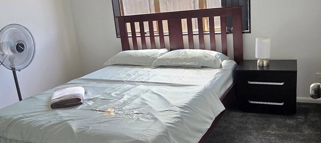 Beautiful homestay neat and tidy room with attached bathroom. Fountains view