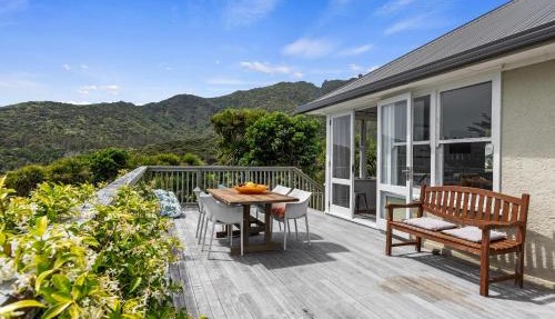 Belmont Beach House - Whangarei Heads Escape