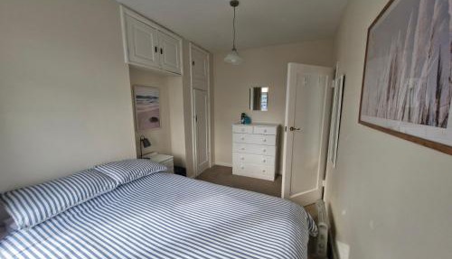Best room near the stadium, train station, & parliament precinct