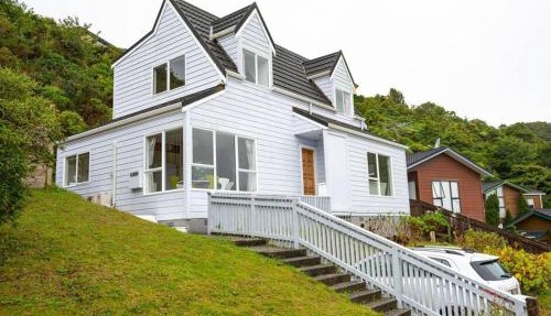 Big sale in winter three bedrooms two bathrooms in karori