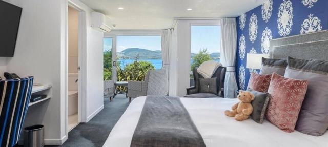 Black Swan Lakeside Boutique Hotel