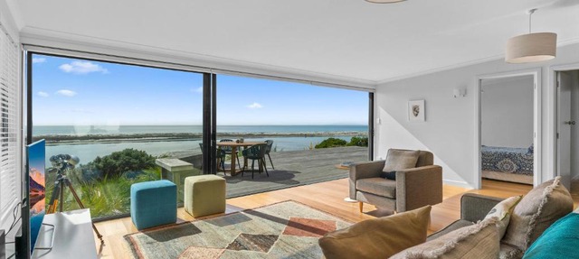Blue Skies Sunrise - Mangawhai Heads Holiday Home
