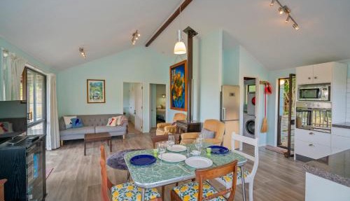 Bluebird Bach - Onemana Holiday Home