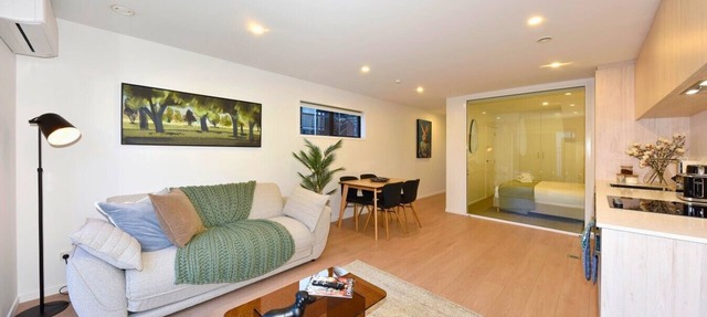 Brand New CBD Apartment | Spa Sauna Plunge