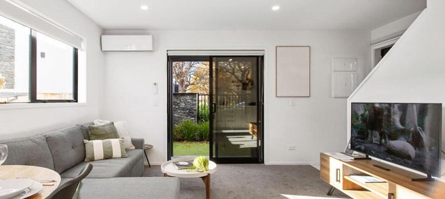 Brand New Opposite Hagley Park Close CBD Hospital