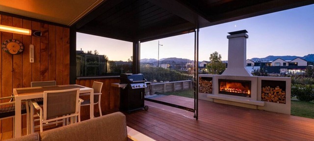 Brand New Wanaka Escape - Outdoor Fire