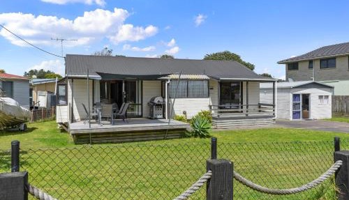 Bream Bay Sands - Ruakaka Holiday Home