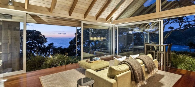 Breathtaking Luxury Cottage for a Romantic Coastal Escape near Whangarei, North Island