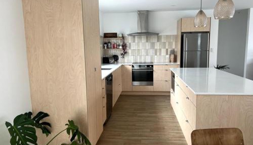 Bubbles Bach-dog friendly, close to beach & shops!