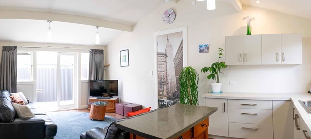 Built for Teams: Spacious Multi-Unit Stay with Secure Parking for 5