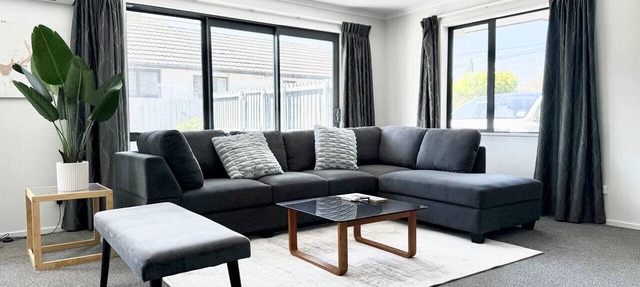 Burnside family home with garden and parking in Christchurch