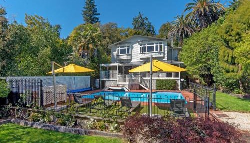Camellia House - Elevator Access, Swimming, and Spa Pools