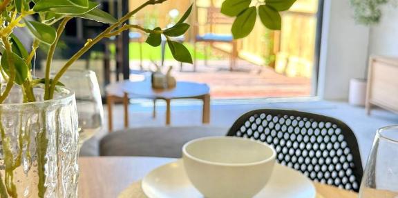 CBD 2 Bed, 2 Bath Townhouse and Parking