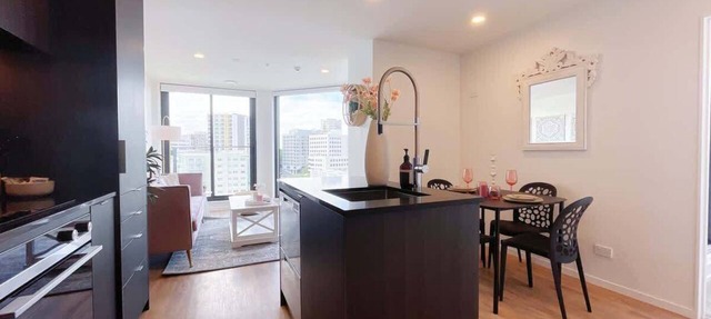 CBD Parkside Penthouse 2Beds & 2Baths vs Pool Gym