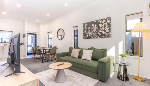 CBD Urban Oasis Family Retreat By Stadium!5 Beds!