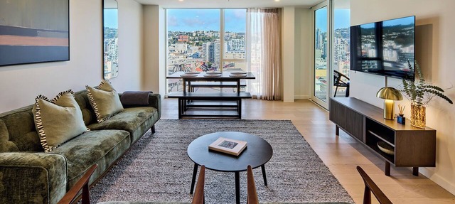 Central Te Aro 2BR with Balcony & City Views
