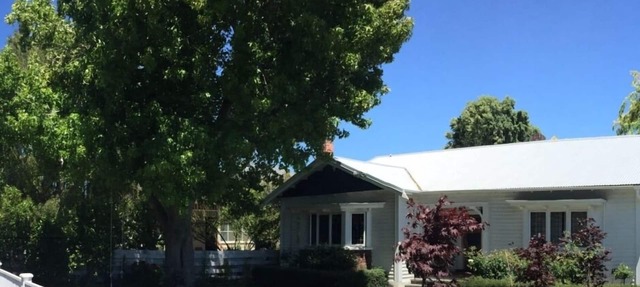 Character bungalow in the heart of Blenheim
