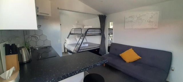 Christchurch Airport Tiny House 6 mins from Airport