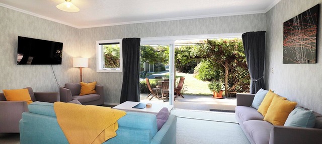 Cliffscapes Holiday House