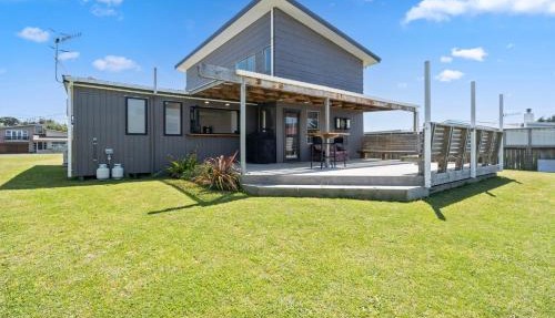 Coastal Comfort - Foxton Beach Holiday Home