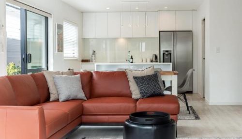 Coastal Delight - close to the Beach and shops