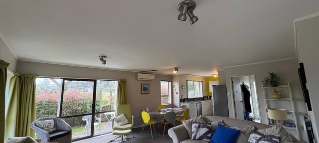 Coastal Escape in Raumati South