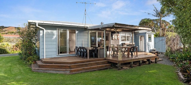 Coastal Hideaway - Waipu Cove Holiday Home
